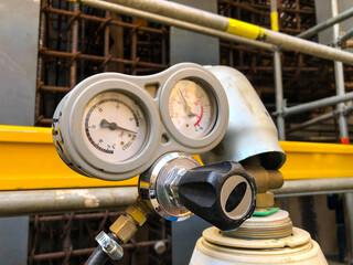 Argon welding gas cylinder with pressure gauge