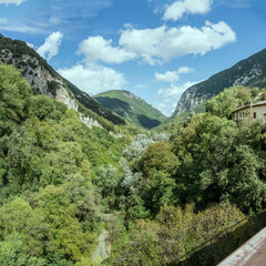 Fototapeta na wymiar narrow Nera valley at Triponzio, Italy