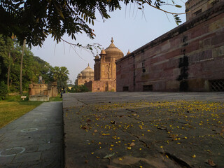 Mughal carpet Khusro's tomb || Sample of Mughal Architecture || Khusro Bagh located in Prayagraj || khushro bagh || Glimpse of Mughal Empire