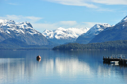 The blue of Lake Villa la Angostura, Patagonia, Argentina © montainefoch