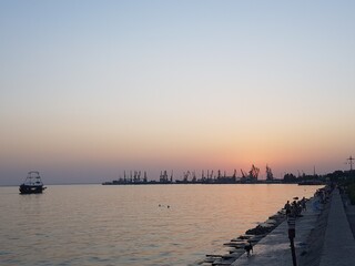 Obraz premium sunset over the river