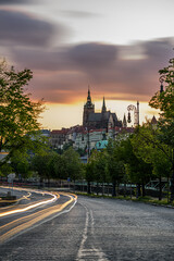 Fototapeta na wymiar Magnificent dusk over the Prague Castle and St. Vitus Cathedral.
