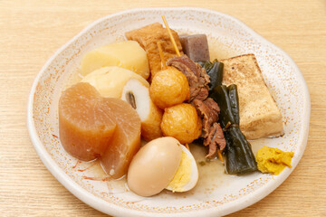 おでんの盛り合わせ（やや上から）