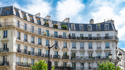 Fototapeta premium Paris, typical buildings in the Marais
