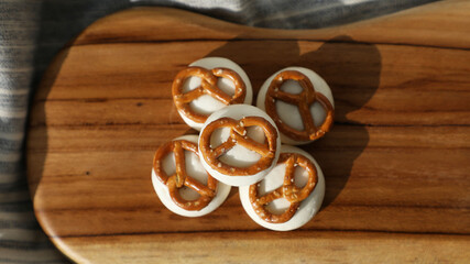 프레첼 머랭 쿠키 pretzel meringue cookies