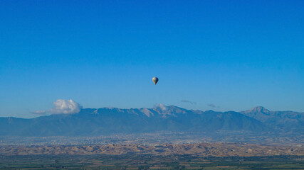 Morning flight of balloon. Hierapolis, Pamukkale