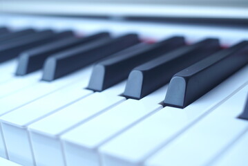 white piano keyboard