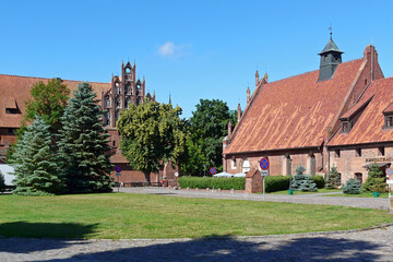 Fototapeta na wymiar Outer chapel and Middle palace of the Malbork Castle in Poland
