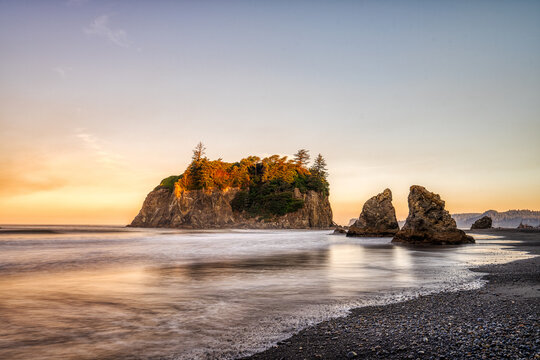 Sunrise at Ruby Beach in Olympic National Park, Washington State