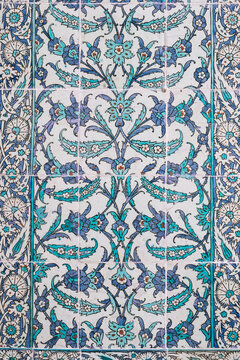 Floral Tile Ornament