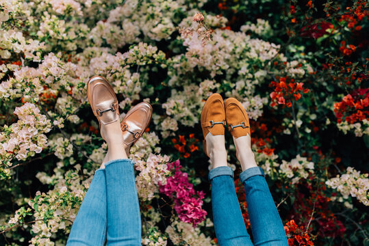 Feet on the air.