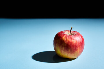 red apple