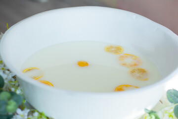 bath with oranges