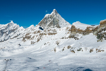 Fototapeta na wymiar View of the Matterhorn mountain from Cervinia