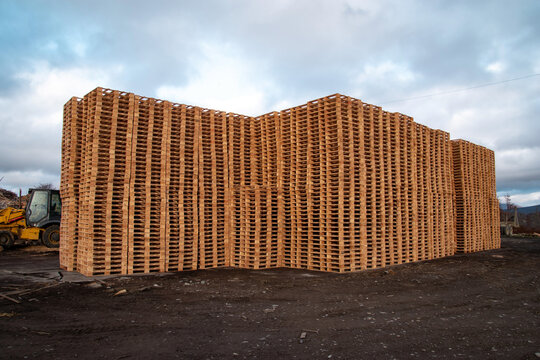 pallets de madera fabricados en el aserradero