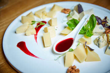 cheese and fruit sauce