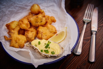 fish and chips with sauce