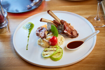 grilled ribs with vegetables