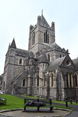 Fototapeta premium Christ Church in Dublin and a statue in its garden