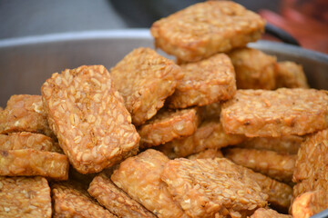 fried tempeh in the pan