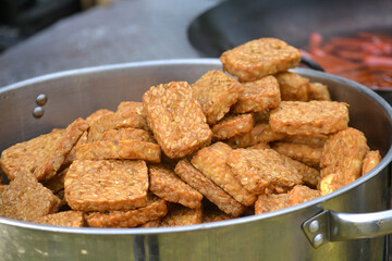fried tempeh in the pan