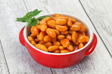 White beans with tomato sauce
