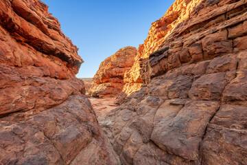 Fototapeta na wymiar The remote dry landscape in Kings Canyon, Northern Territory, Australia