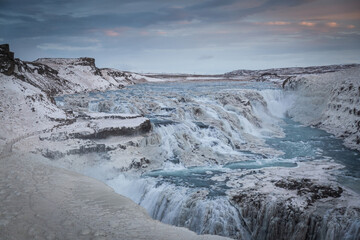 atemberaubender Wasserfall Gulfoss auf einer Tour in Island
