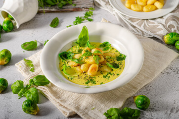 Gnocchi in curry sauce