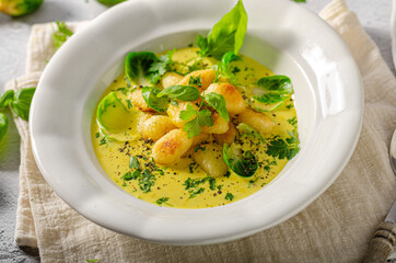 Gnocchi in curry sauce