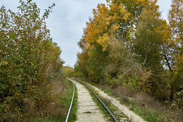 Fototapeta na wymiar railway in the autumn