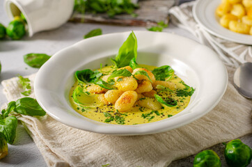 Gnocchi in curry sauce