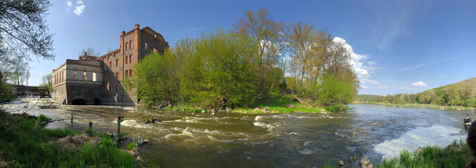 Fototapeta na wymiar view of the river