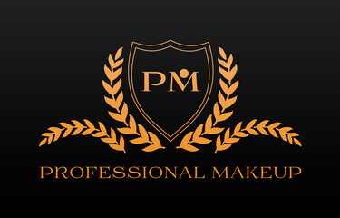 Professional makeup con sfondo colorato