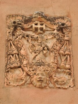Escudo obispal en Cuenca