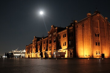 夜の赤レンガ倉庫