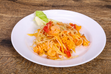 Thai salad with papaya and prawn