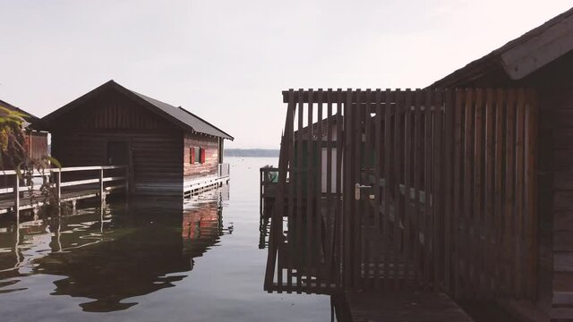 Starnberger See - H&auml;user in der Herbst Nachmittagssonne