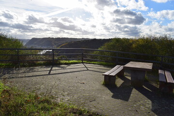 Unteres Moseltal bei Kobern-Gondorf im Herbst