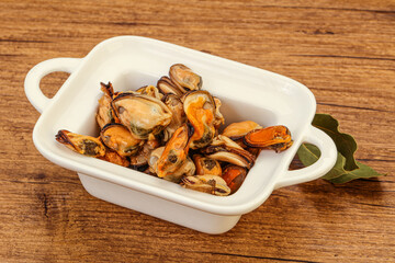 Pickled mussels in the bowl