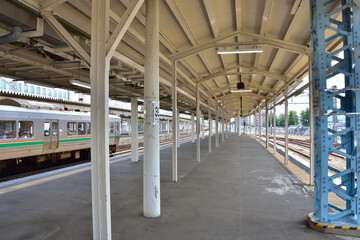 山形　JR山形駅に停車中の719系電車