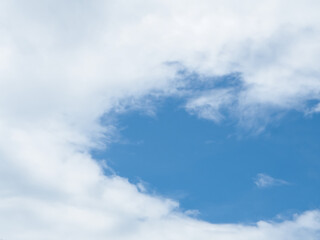 Fototapeta premium Sky and clouds in various shapes during the day