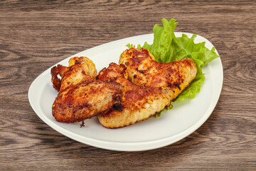 Roasted chicken wings with spices