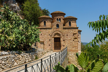 Fototapeta na wymiar Chiesa bizantina La Cattolica di Silo, Stilo, Reggio Calabria, Italia