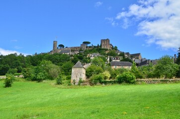 Fototapeta na wymiar View of the pretty village of Turenne, France