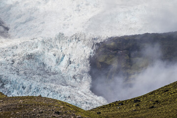 Island: Stein und Eis gegen die Zeit