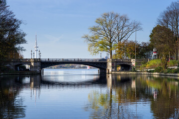 Fototapeta na wymiar Schwanenwikbrücke im November HD Format