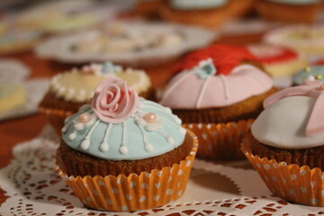 cupcakes with chocolate