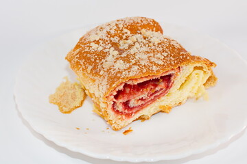 bun with jam