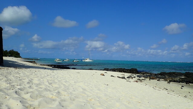 plage de l'île aux cerfs, Mauritius